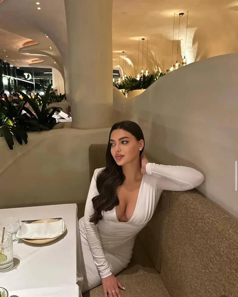 Derin | Besiktas VIP Escort | ISTANBUL ESCORT BAYAN